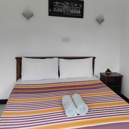 Kelum Homestay Kandy Bagian luar foto
