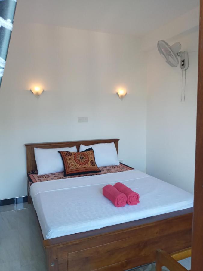 Kelum Homestay Kandy Bagian luar foto