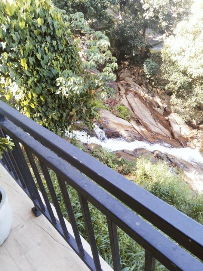 Kelum Homestay Kandy Bagian luar foto