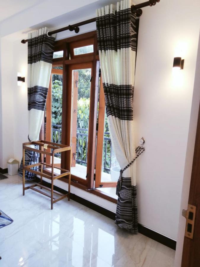 Kelum Homestay Kandy Bagian luar foto