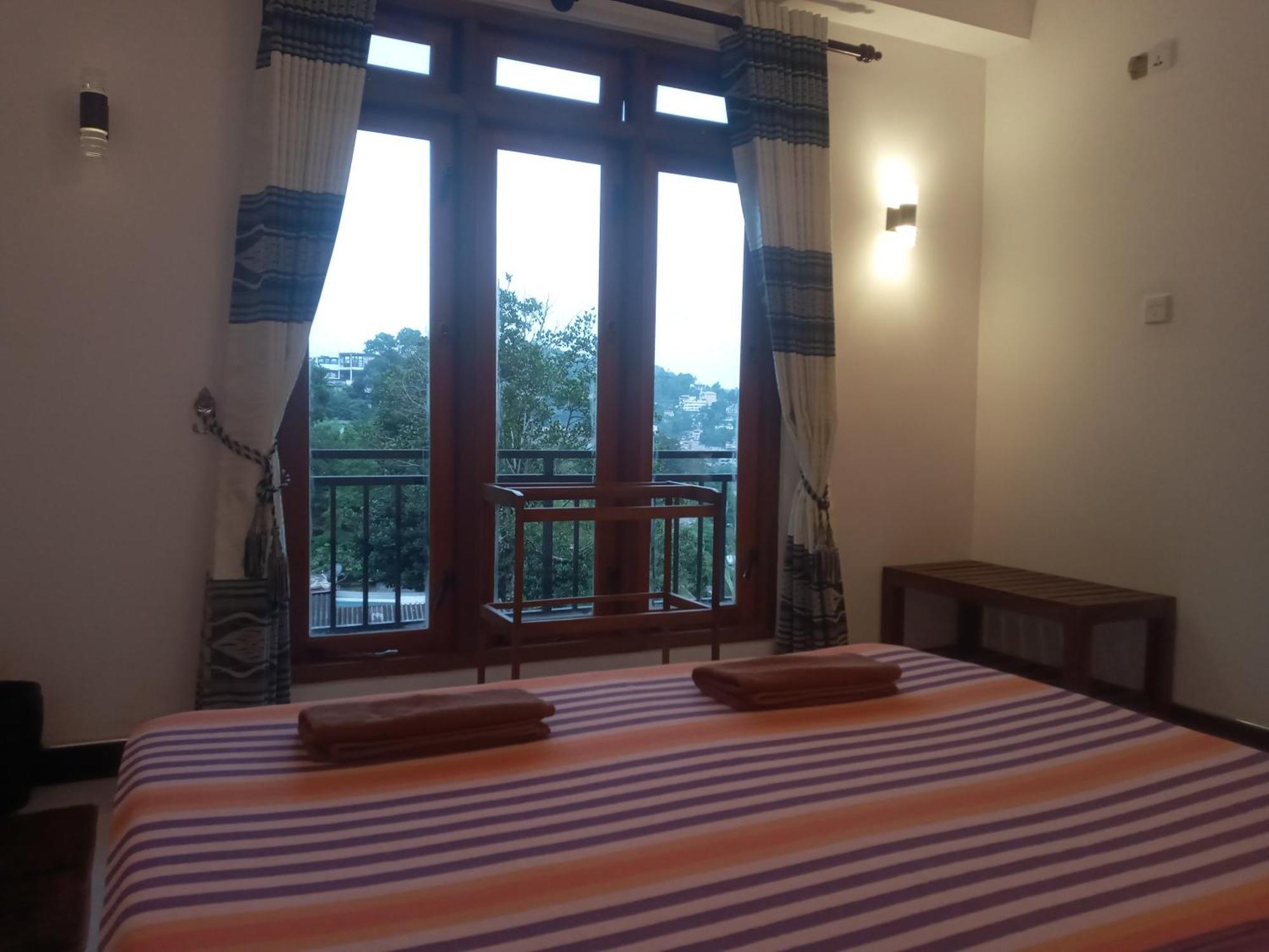 Kelum Homestay Kandy Bagian luar foto