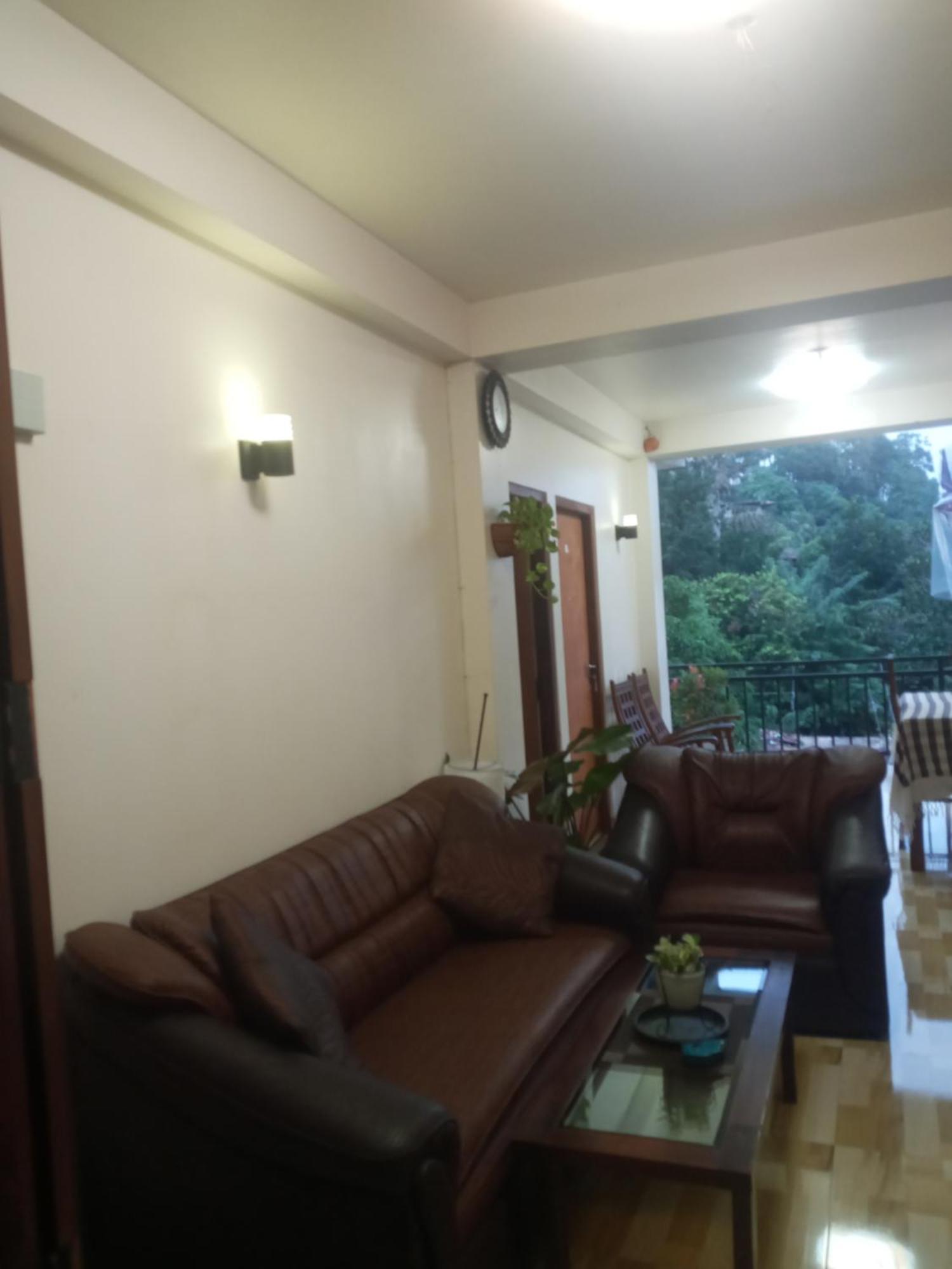 Kelum Homestay Kandy Bagian luar foto