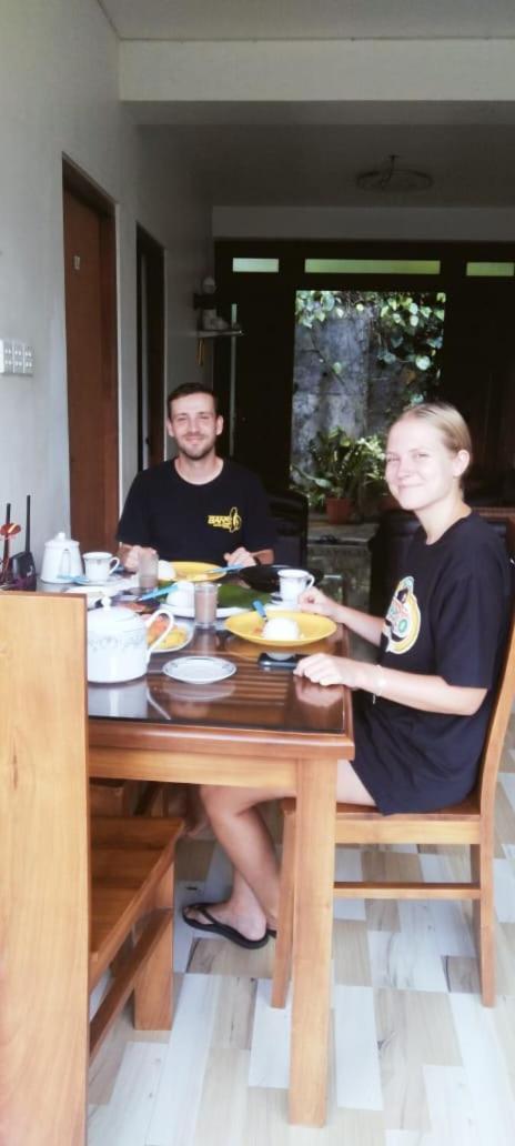 Kelum Homestay Kandy Bagian luar foto
