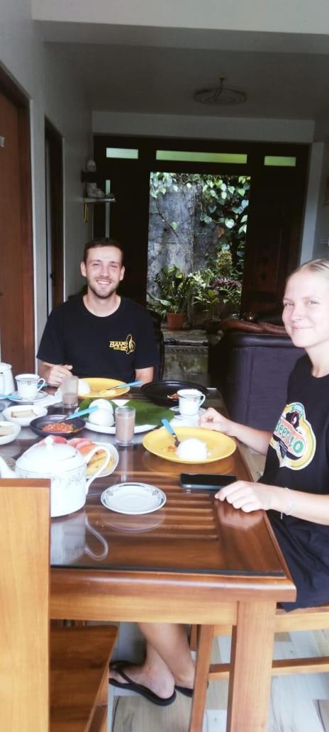 Kelum Homestay Kandy Bagian luar foto