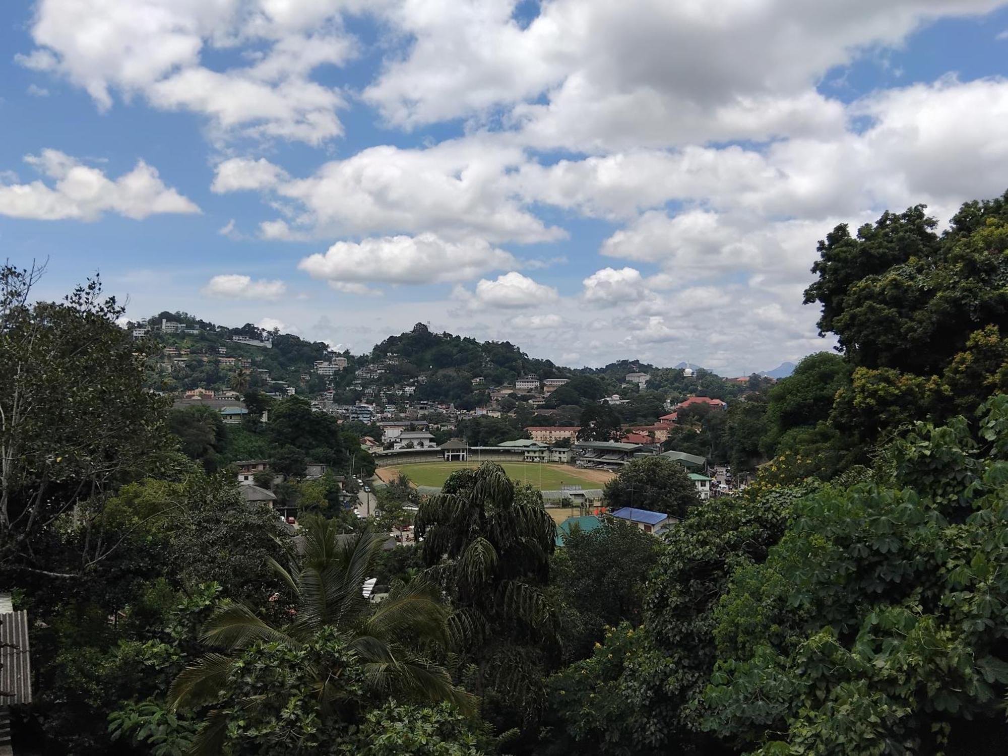 Kelum Homestay Kandy Bagian luar foto