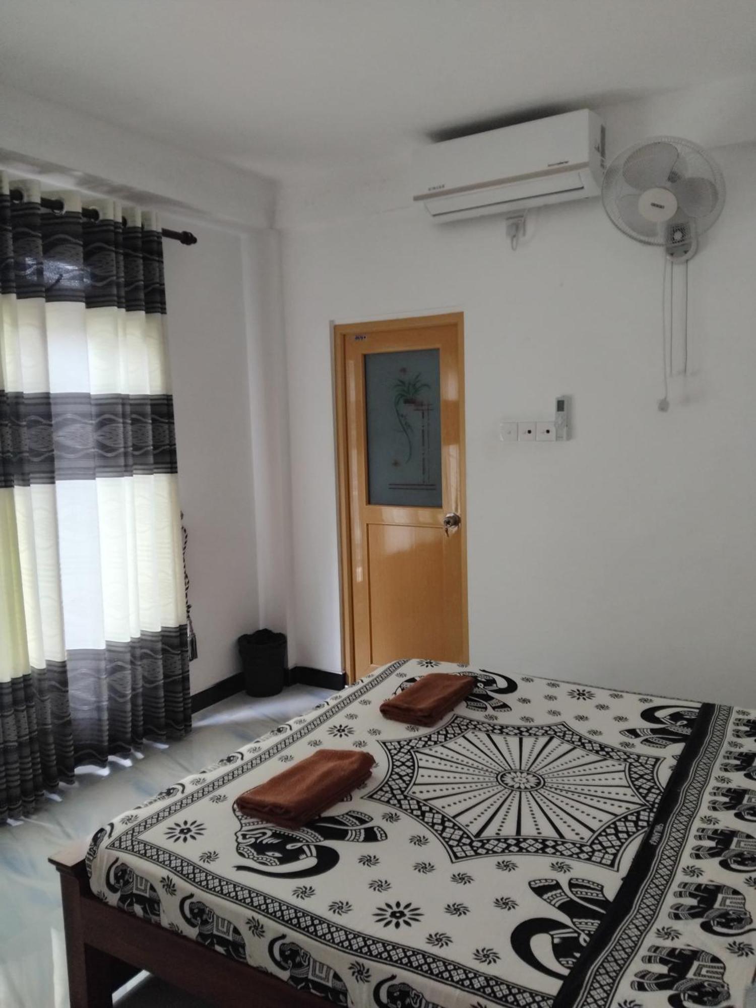 Kelum Homestay Kandy Bagian luar foto