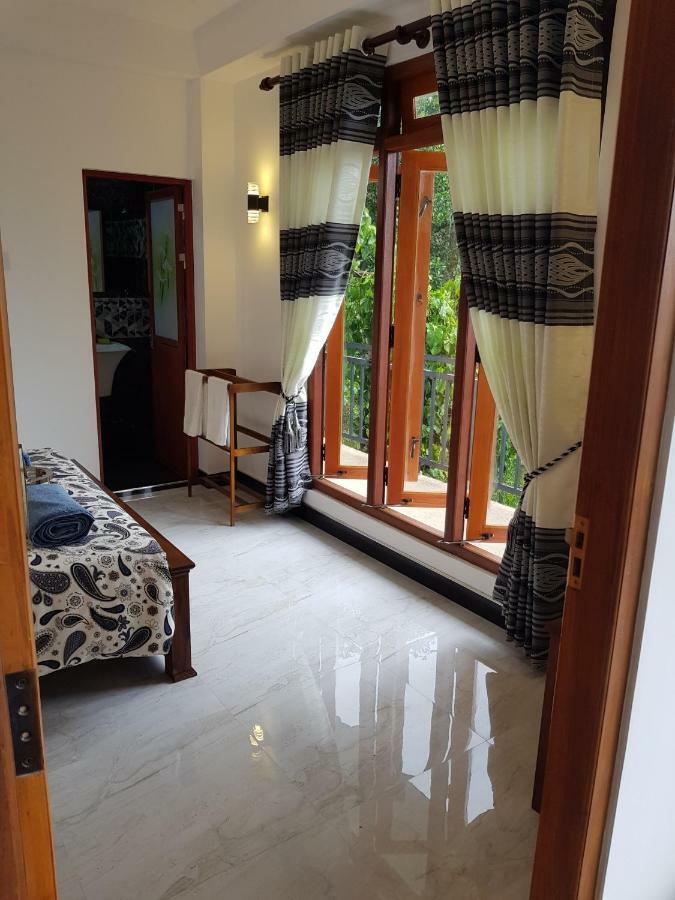 Kelum Homestay Kandy Bagian luar foto